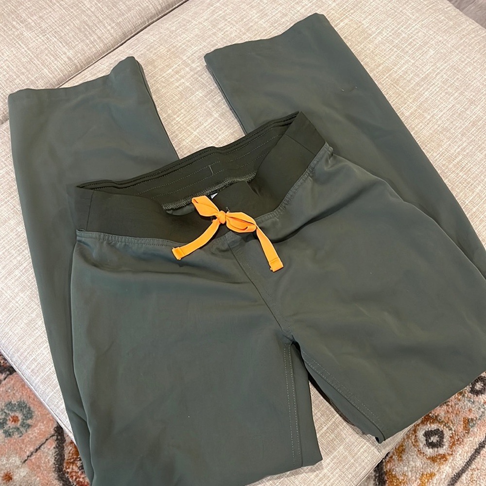 Olive Green FIGS Scrub Pant XS
